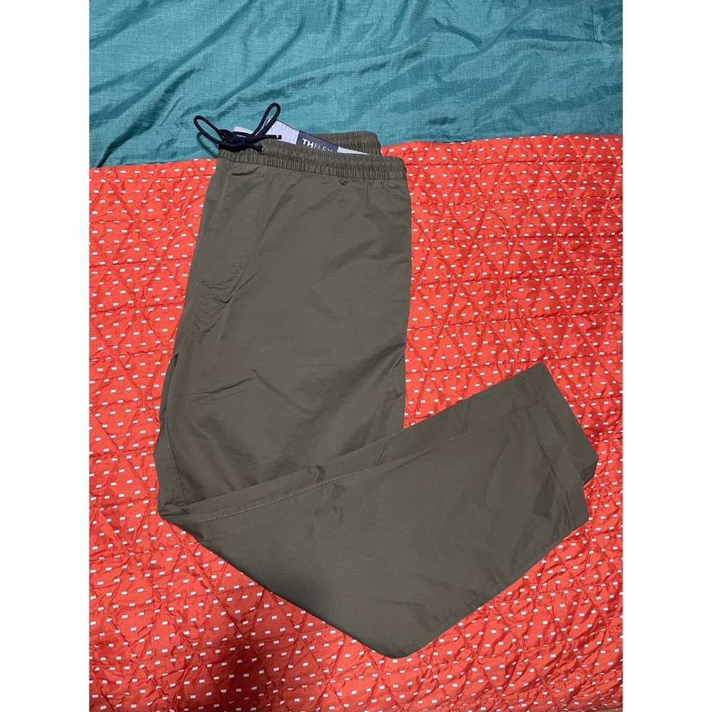 Green mens cargo pants